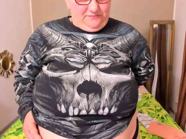 SweetBoobsM webcam