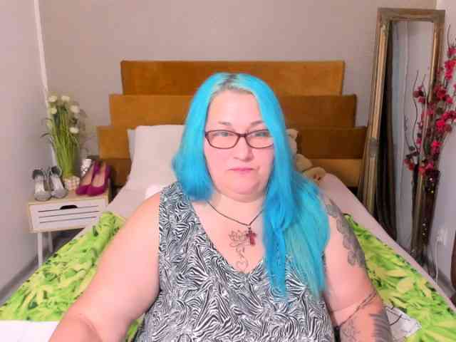 SweetBoobsM webcam