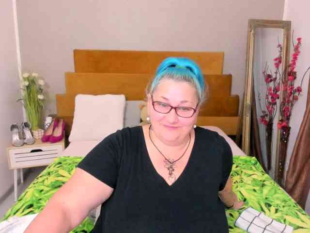 SweetBoobsM webcam