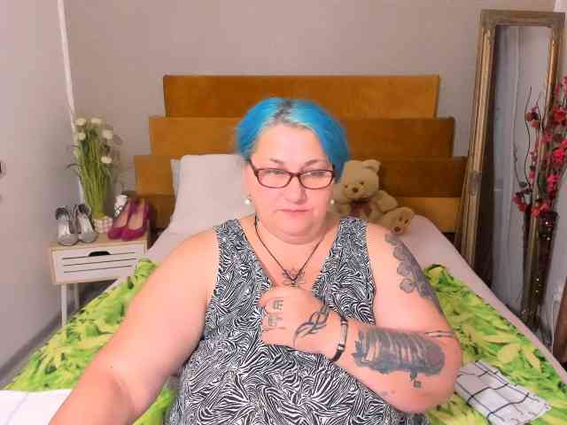 SweetBoobsM webcam