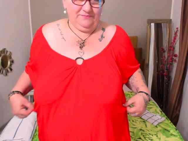 SweetBoobsM webcam