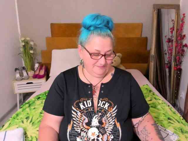 SweetBoobsM webcam
