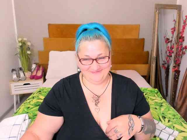 SweetBoobsM webcam
