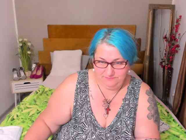 SweetBoobsM webcam