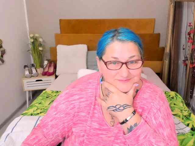 SweetBoobsM webcam