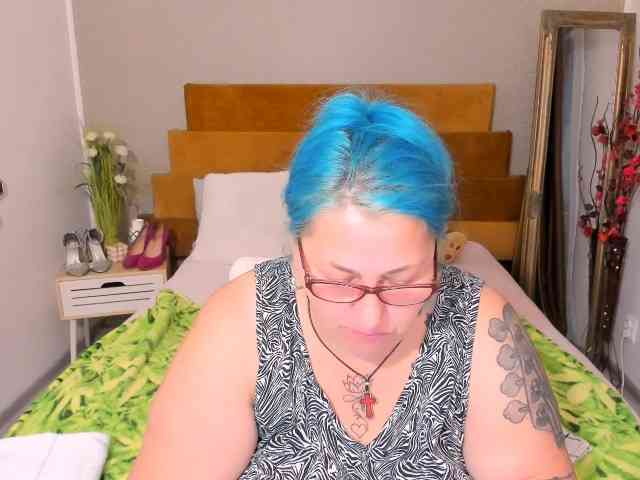 SweetBoobsM webcam
