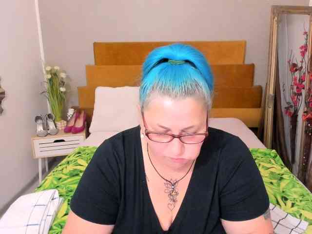 SweetBoobsM webcam