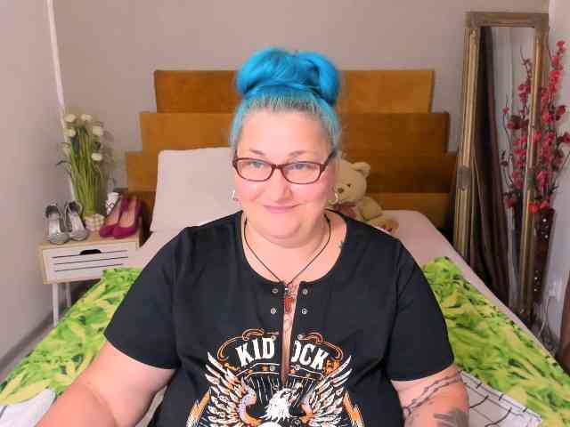 SweetBoobsM webcam