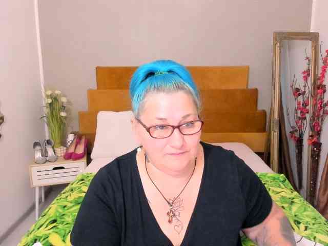 SweetBoobsM webcam