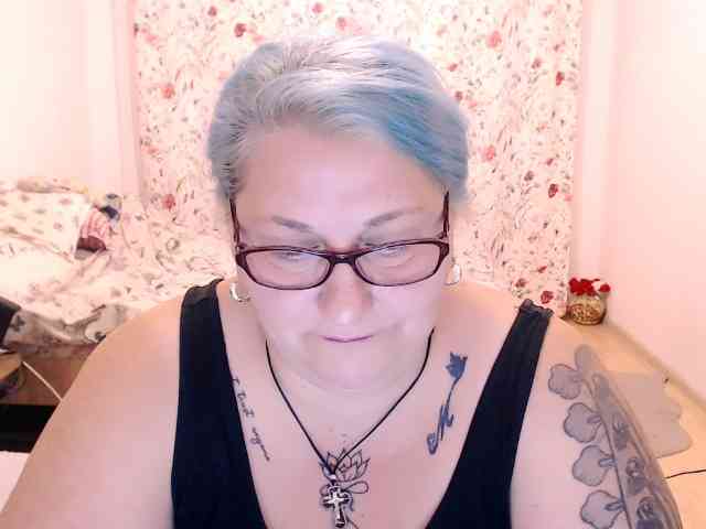 SweetBoobsM webcam
