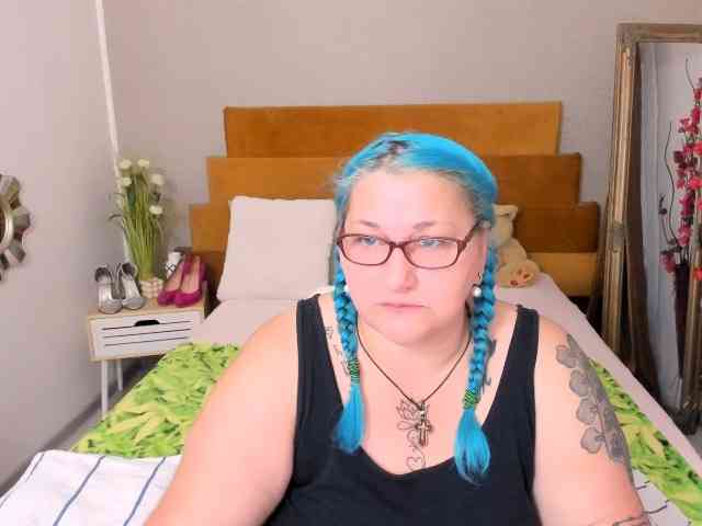 SweetBoobsM webcam