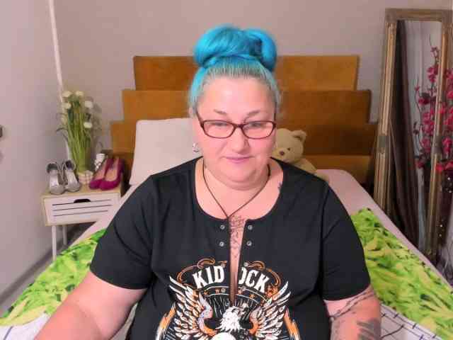 SweetBoobsM webcam