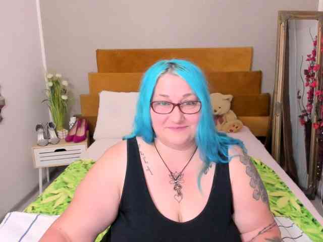 SweetBoobsM webcam