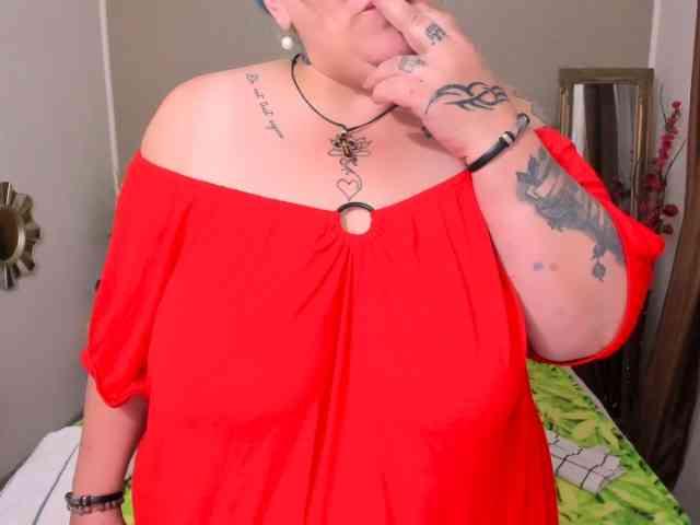 SweetBoobsM webcam