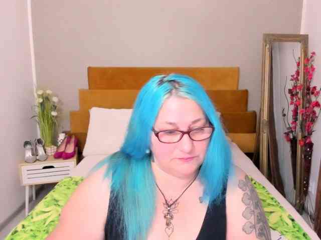 SweetBoobsM webcam