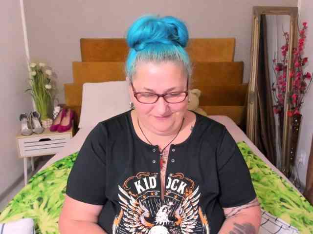 SweetBoobsM webcam