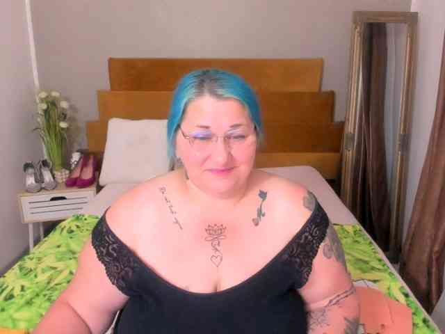 SweetBoobsM webcam