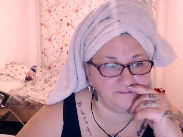 SweetBoobsM webcam