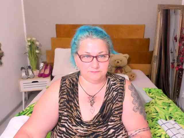 SweetBoobsM webcam