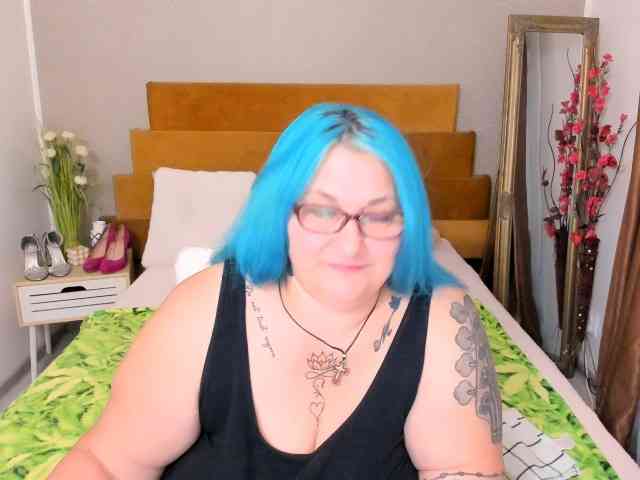 SweetBoobsM webcam