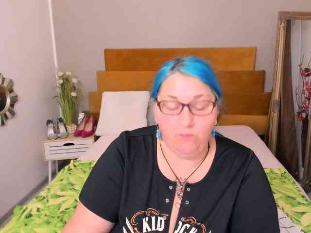 SweetBoobsM webcam