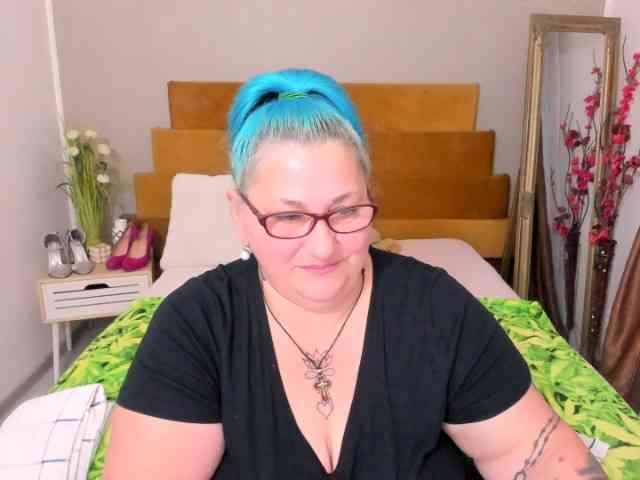 SweetBoobsM webcam
