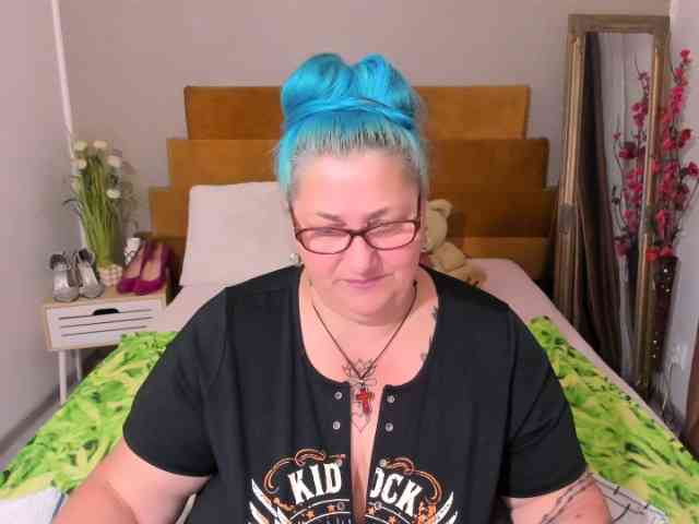 SweetBoobsM webcam