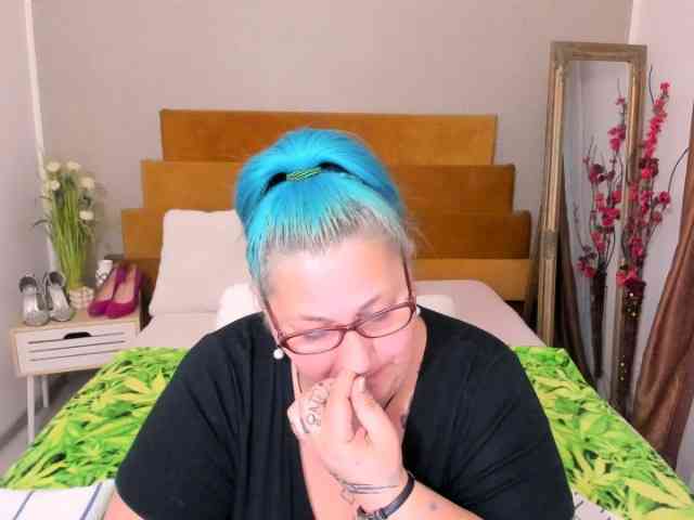 SweetBoobsM webcam