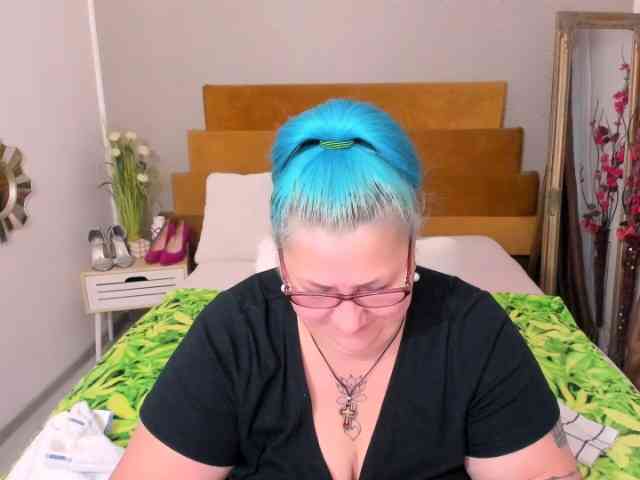 SweetBoobsM webcam