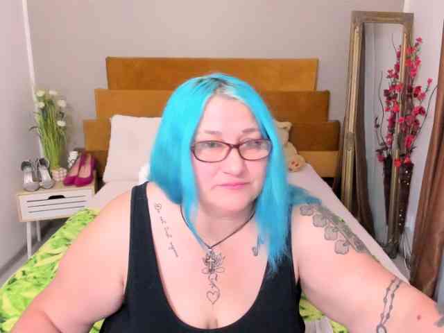SweetBoobsM webcam