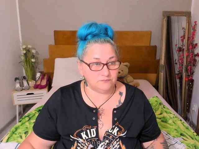 SweetBoobsM webcam