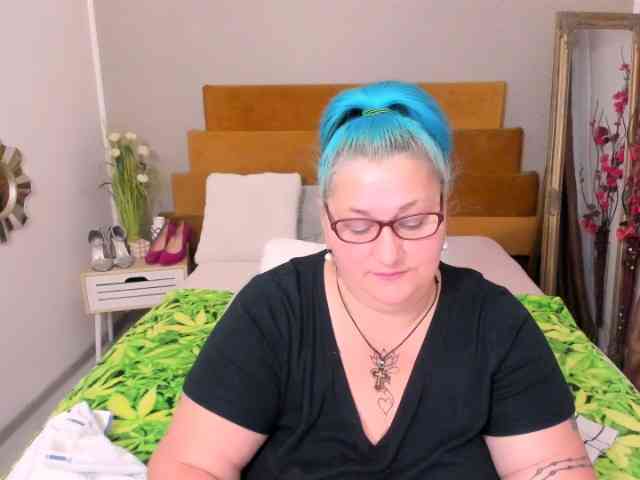 SweetBoobsM webcam