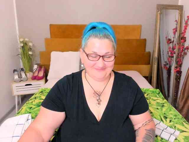 SweetBoobsM webcam