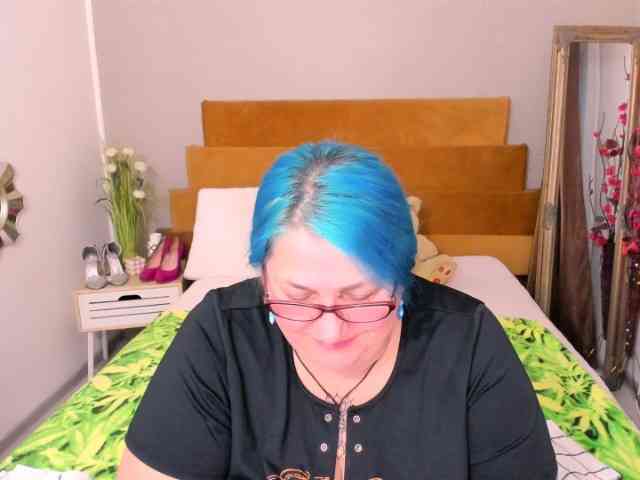 SweetBoobsM webcam
