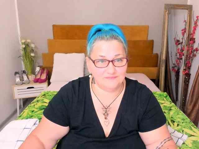 SweetBoobsM webcam