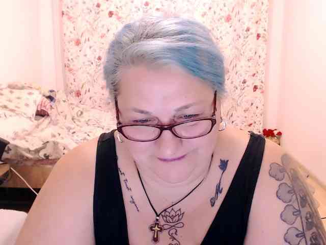 SweetBoobsM webcam
