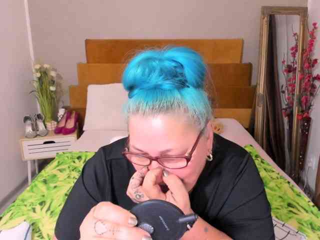 SweetBoobsM webcam
