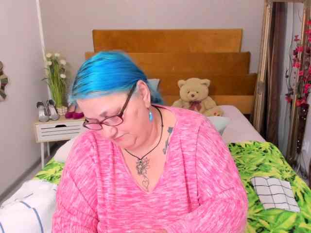 SweetBoobsM webcam