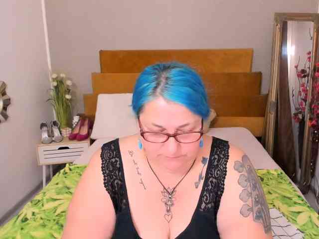 SweetBoobsM webcam