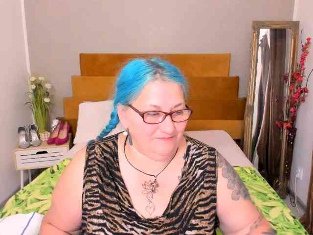 SweetBoobsM webcam