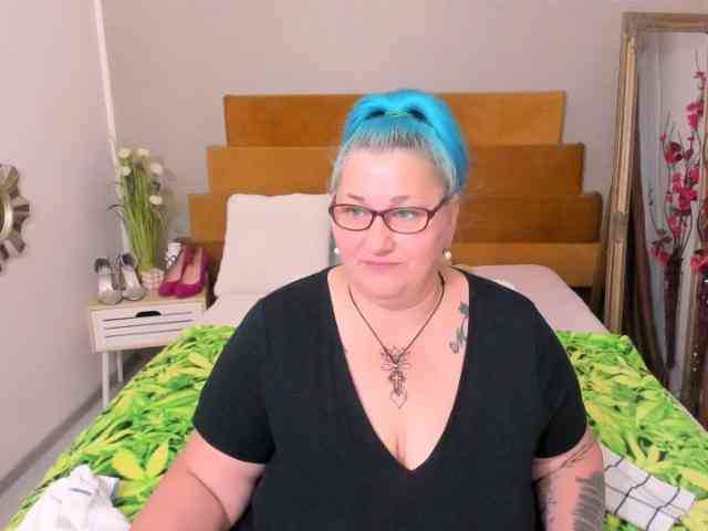 SweetBoobsM webcam