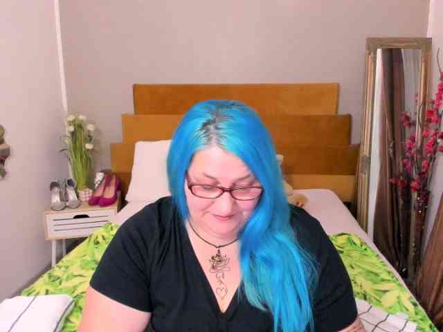 SweetBoobsM webcam
