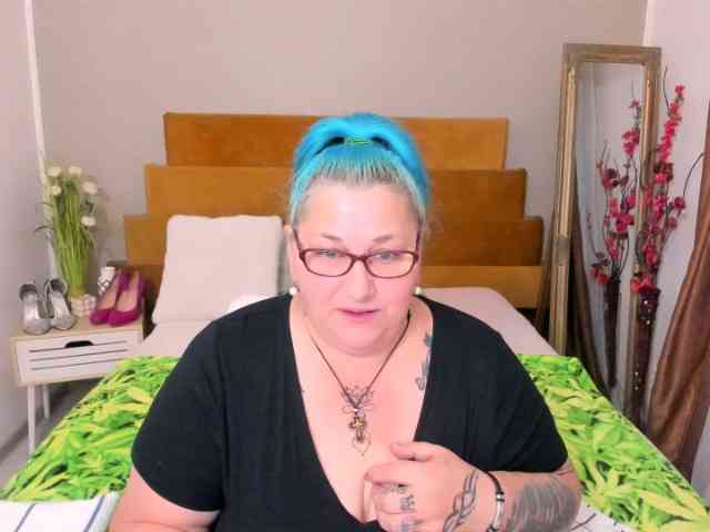 SweetBoobsM webcam