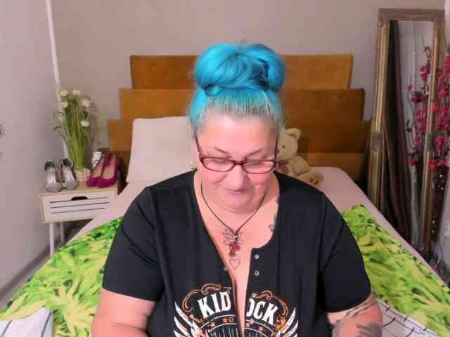 SweetBoobsM webcam
