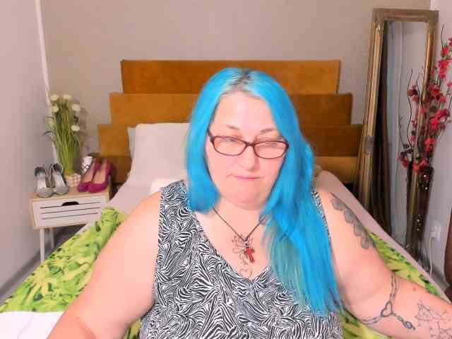 SweetBoobsM webcam