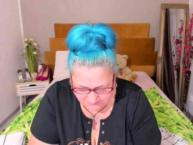 SweetBoobsM webcam