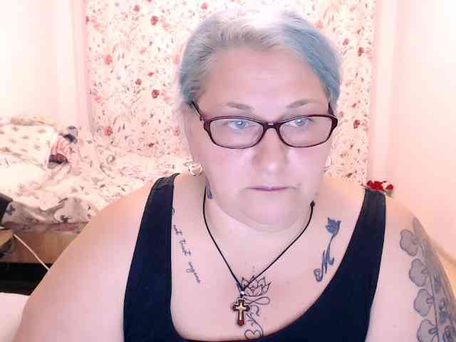 SweetBoobsM webcam