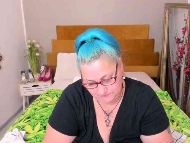 SweetBoobsM webcam