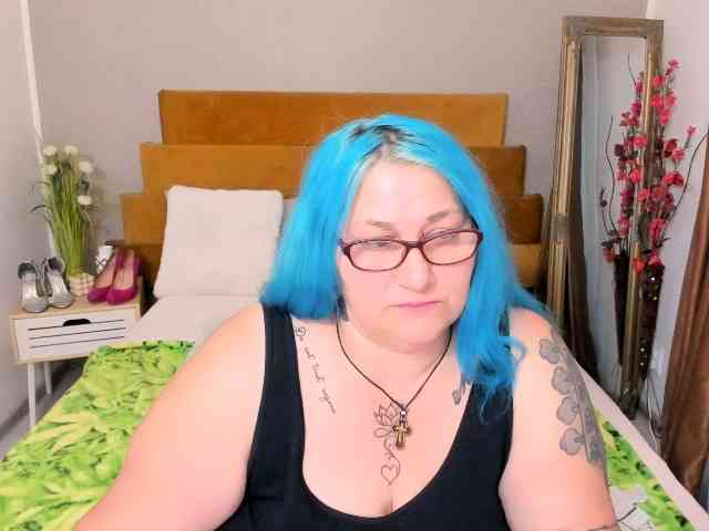 SweetBoobsM webcam