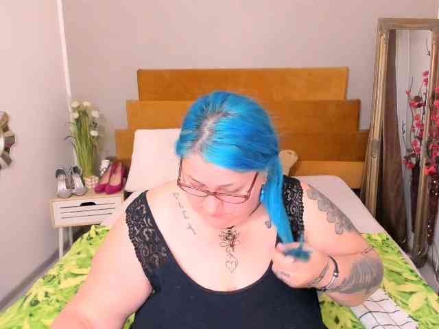 SweetBoobsM webcam